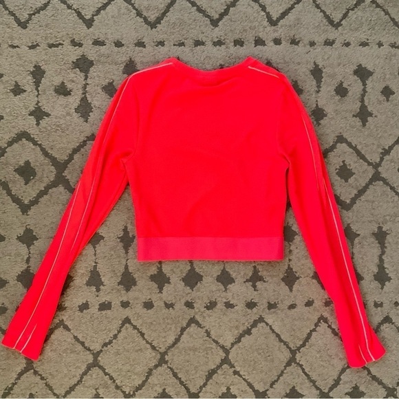 Puma Women’s Long Sleeve Neon Crop Top - Picture 11 of 12